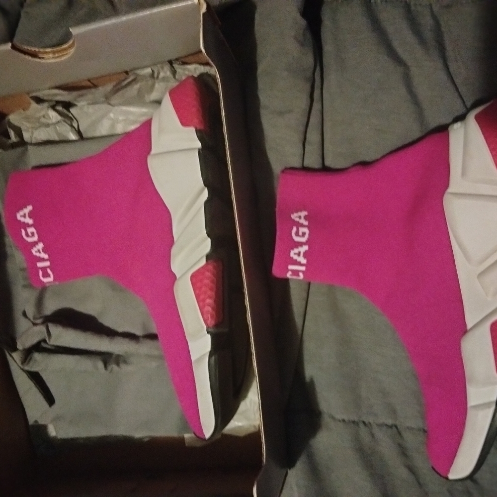 Hot pink Balenciagas size 5 women